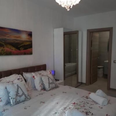 Аренда комфортных 3-комнатных апартаментов с видом на море, 89 м², в районе Мамая, Констанца, Румыния